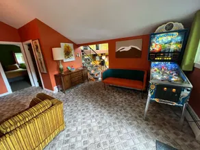MidCentury Retreat-Near State Park-Pool & Pinball! - Image 3