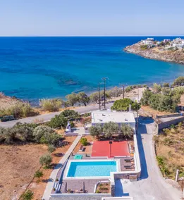 Flora's beach and pool villa in Syros - Image 2