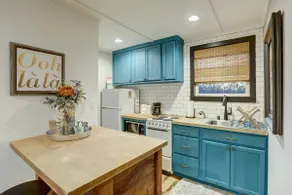 Modern Farmhouse Studio Apartment - Image 5