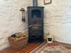 Keepers Cottage - Cosy Peak District Retreat - Image 2