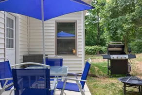 Cozy & Modern Home Close to Uptown & Airport - Image 4