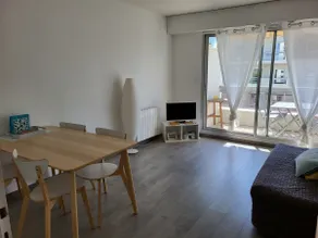 Mons Residence 2-bedroom, market, beach within walking distance - Image 2