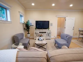 High End MIL Unit In Gated Home - Image 3