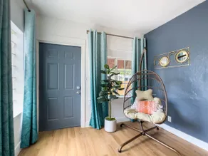 Best of Phx within walking distance, free parking - Image 3