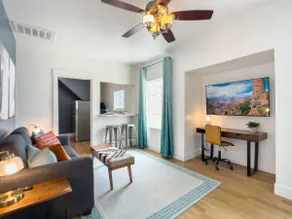 Best of Phx within walking distance, free parking - Image 4