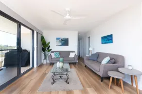 Edgewater 1- Top Floor apartment - LJ Hooker Yamba - Image 4