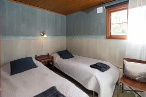 Farmhouse on horse farm with proximity to lake and sea - Image 5