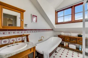 Bannockburn Cottage | Queens Park - Image 5