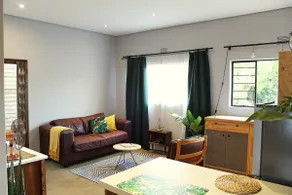 Airbnb on Cleland - Unit A - Image 4