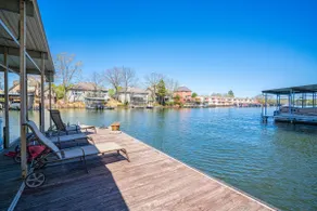 Custom Lakefront House w/slip! Great Location - Image 4
