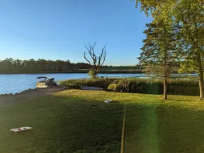 Sturgeon Lake cabin with great views - Image 5