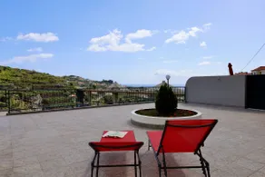 House with terrace & heated pool - Image 5