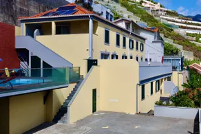 House with terrace & heated pool - Image 2