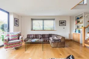 Woodside, surrounded by woodland and beautiful gardens - Image 4