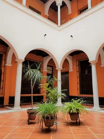 Feria Palace Apartment - Image 2