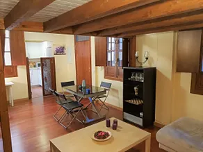 Feria Palace Apartment - Image 5