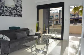 Moderne Wohnung 200 m vom Meer entfernt mit Südterrasse und Pool - Image 2