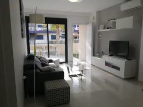 Moderne Wohnung 200 m vom Meer entfernt mit Südterrasse und Pool - Image 3