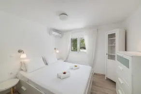 Cozy Cottage - Image 3