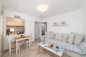 Cozy Cottage - Image 2