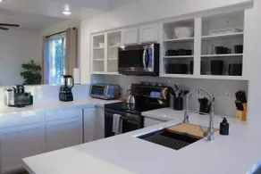 Cool 3BR Modern PHX Foothills Pool Spa Mtns Hiking - Image 5