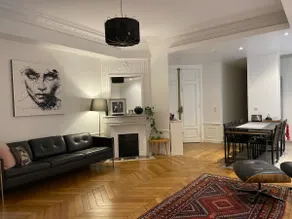 Parisian Style Apartment in the center of Paris - Image 2