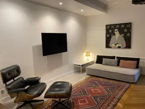 Parisian Style Apartment in the center of Paris - Image 3