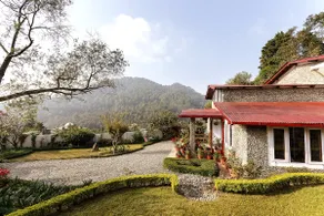 3BD Fairytale Garden Villa | w/Cook & BBQ - Image 3