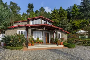 3BD Fairytale Garden Villa | w/Cook & BBQ - Image 5