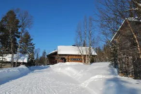 Northern lights home opposite the mountains - Image 2