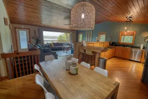 Betagende udsigt over søen !! 12 acre luksus ejendom med privat opvarmet pool - Image 4