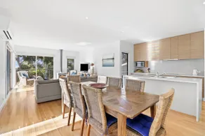 One at Seventy Seven, Lorne - Image 4