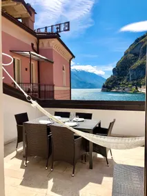 Queen Of The Lake - One Bedroom Apt. with Terrace - Image 4