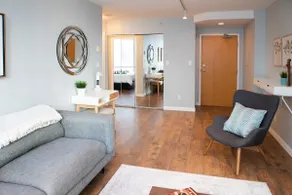 Modern Coal Harbour Style w/gym/wifi/PRKG/central - Image 4