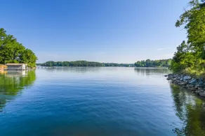 Lakeside Splendor; Panoramic views! Lake Norman - Image 2