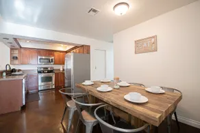 Pool & Spa! Fire pit 4br 2bth & 2mi to strip/Conv! - Image 5