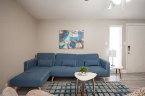 35% OFF - Retro Rad Single Story 3 bed - Image 4