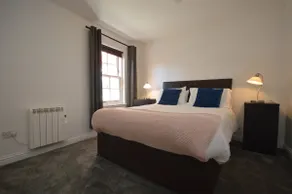 Dolphin Apartment - Image 4