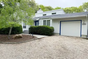 East Hampton Escape- Heated pool - Image 2