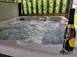 5 Star Cottage with Hot Tub- Key to the Esk - Image 2