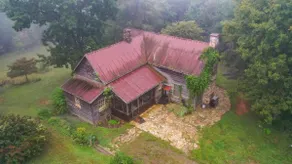 One of a kind historic farmhouse 10 minutes from Tryon Equestrian. Speaks French - Image 3
