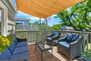 Felspar House · Clean, Charming House in PB 🏖☀️ AC, pkg & laundry - Image 4