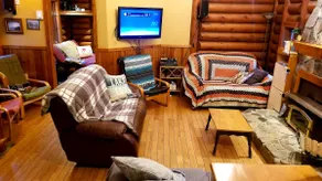 Log cabin on the shores of Lac Marielle - Image 3