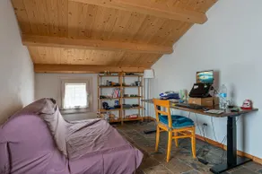 Courtyard house with parking - Image 3