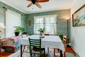 AVL Bungalow - 5 mins to DT - Image 5