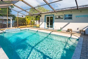 Vacation home heated pool Turf yard putting green - Image 5