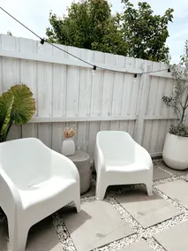 The Hideaway - Guest House - Image 4