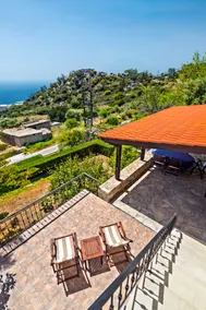 Traditional house with incredible views - Image 3