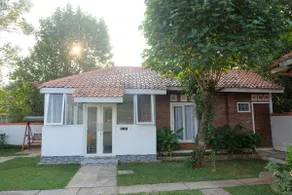 Shoreside Semat Villa and Flat - Image 2