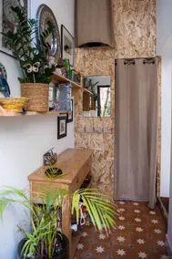 Cheerful townhouse with pretty terrace. - Image 4